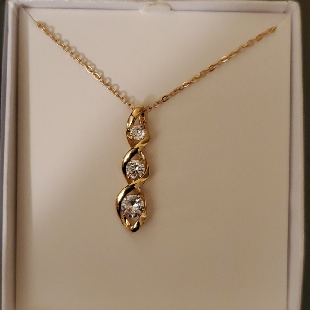 Gold 3 Stone Necklace